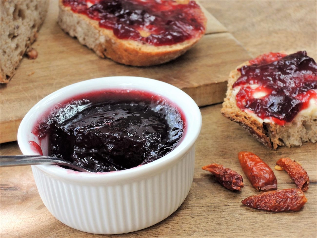 Třešňová marmeláda s limetou a chilli