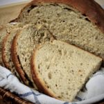 Domácí pšenično-žitný chléb z droždí