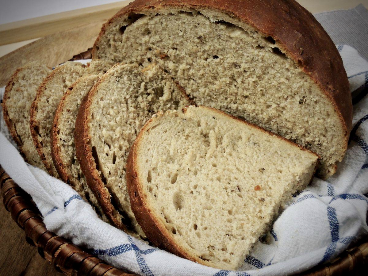 Domácí pšenično-žitný chléb z droždí