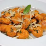 Dýňové gnocchi se šalvějí