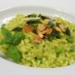 Risotto s hráškovým pyré a restovaným česnekem