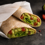 Tortilla s guacamole a čerstvou zeleninou