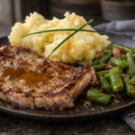 Vepřový plátek s bramborovou kaší a zelenými fazolkami