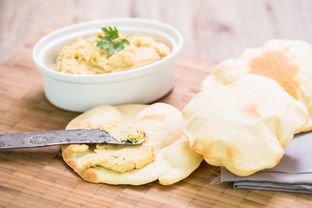 Hummus s pita chlebem