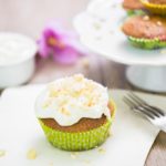Mrkvové muffiny s krémem a mandlemi
