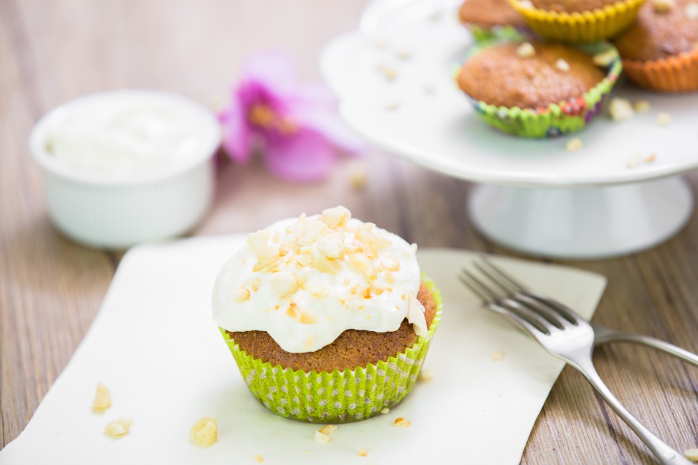Mrkvové muffiny s krémem a mandlemi