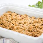 Crumble koláč s rebarborou