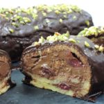 Čokoládová roláda s višněmi