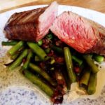 Hovězí flap steak se zelenými fazolkami