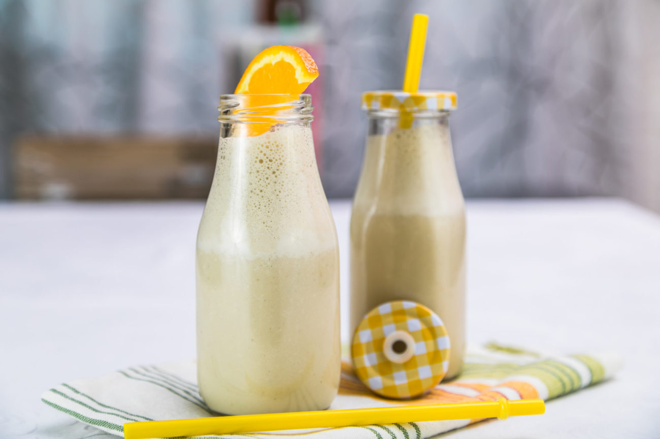 Pomerančové smoothie z mandlového mléka