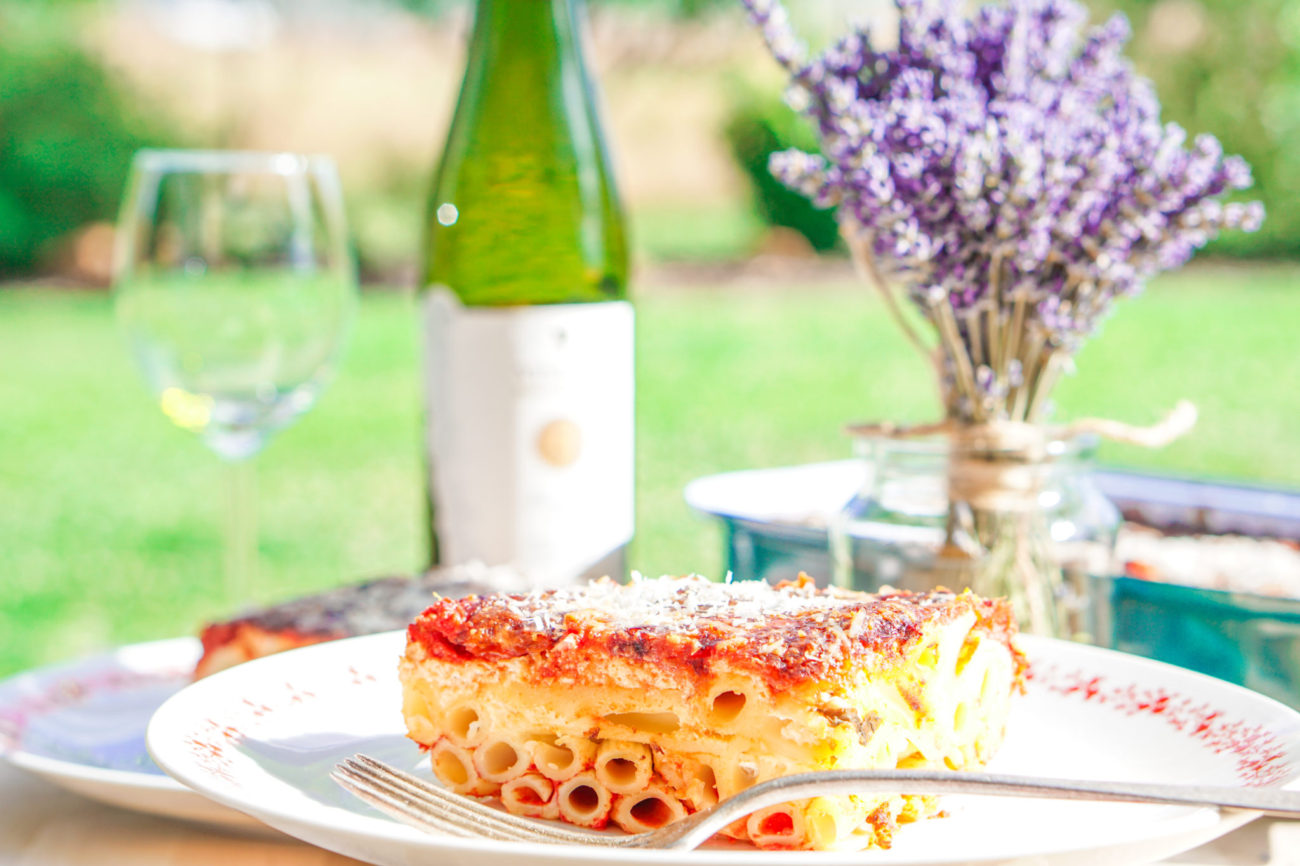 Ziti – Zapečené penne se třemi druhy sýra v tomatové omáčce