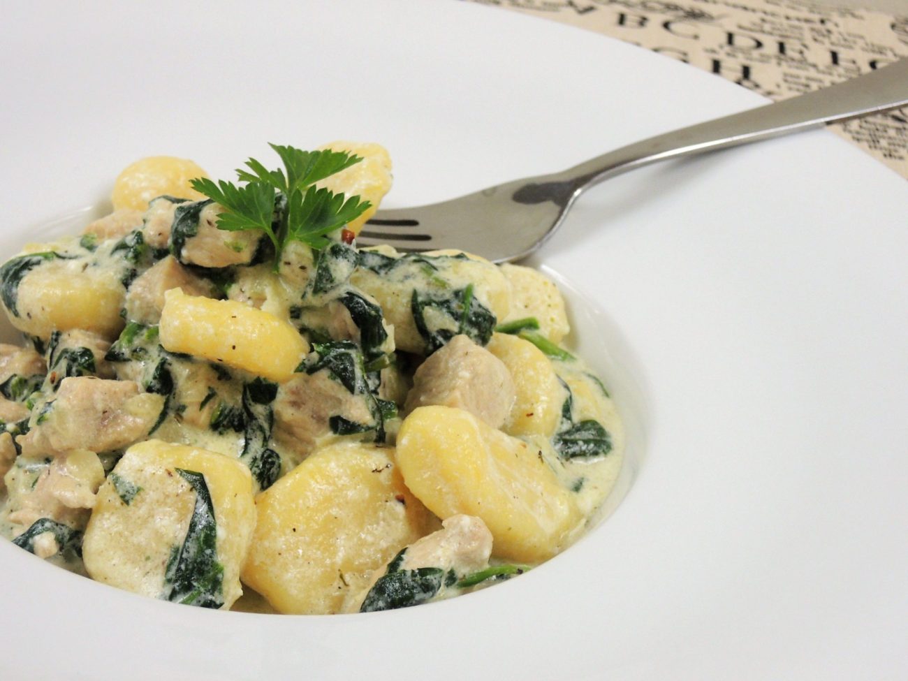 Bramborové gnocchi s krůtím masem a špenátem