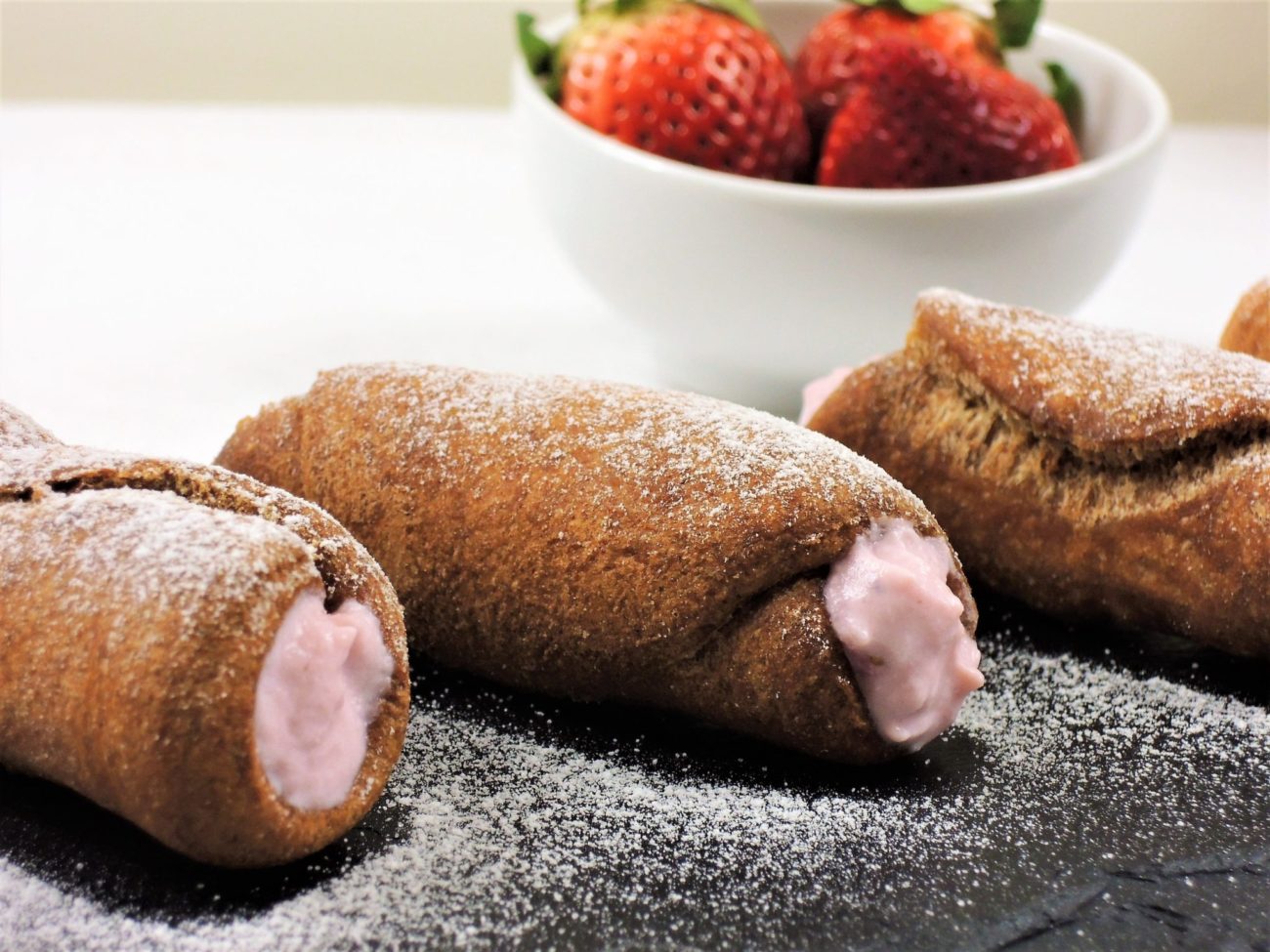 Sicilské cannoli s jahodovým krémem