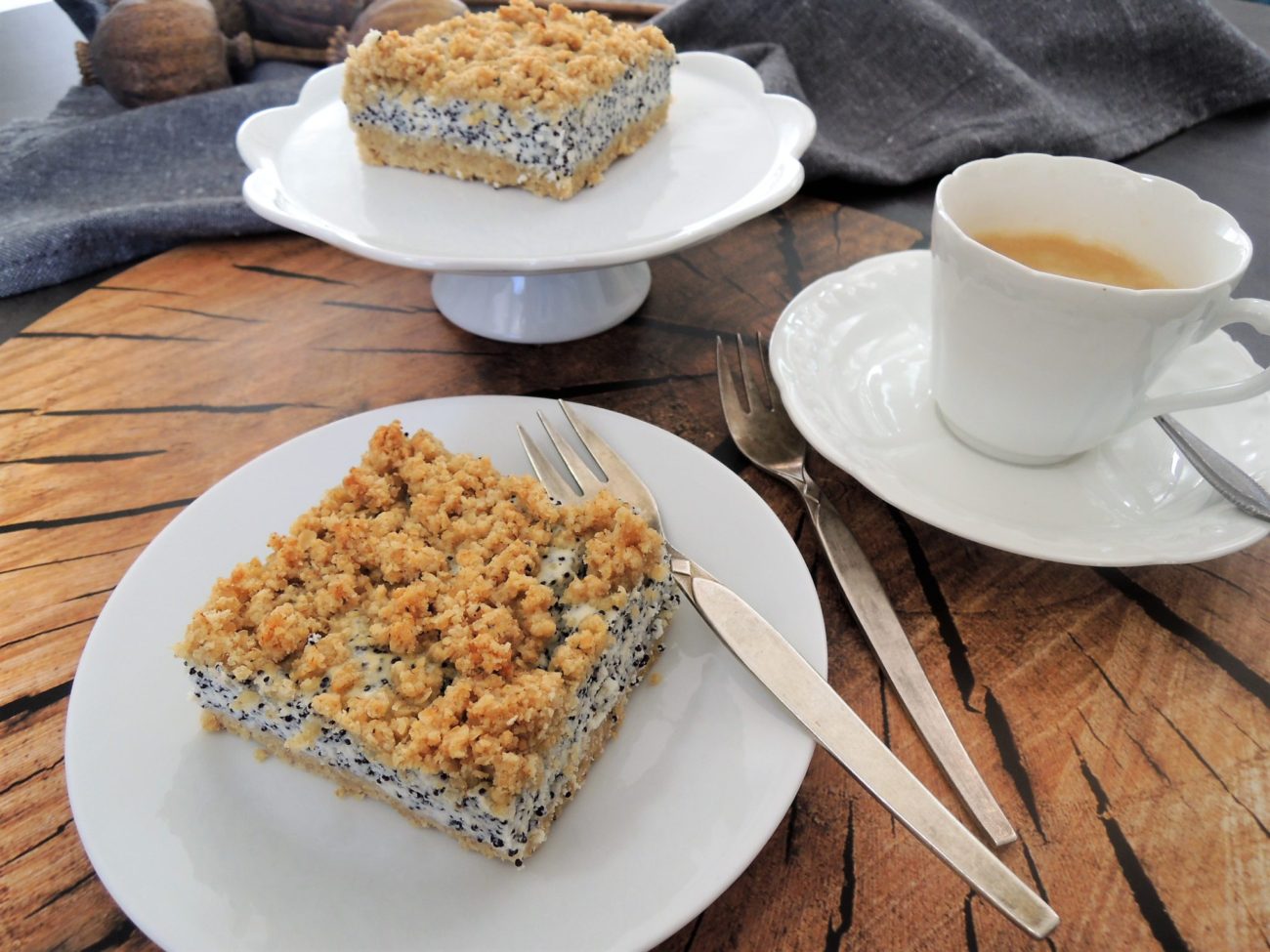 Crumble řezy s tvarohem a mákem