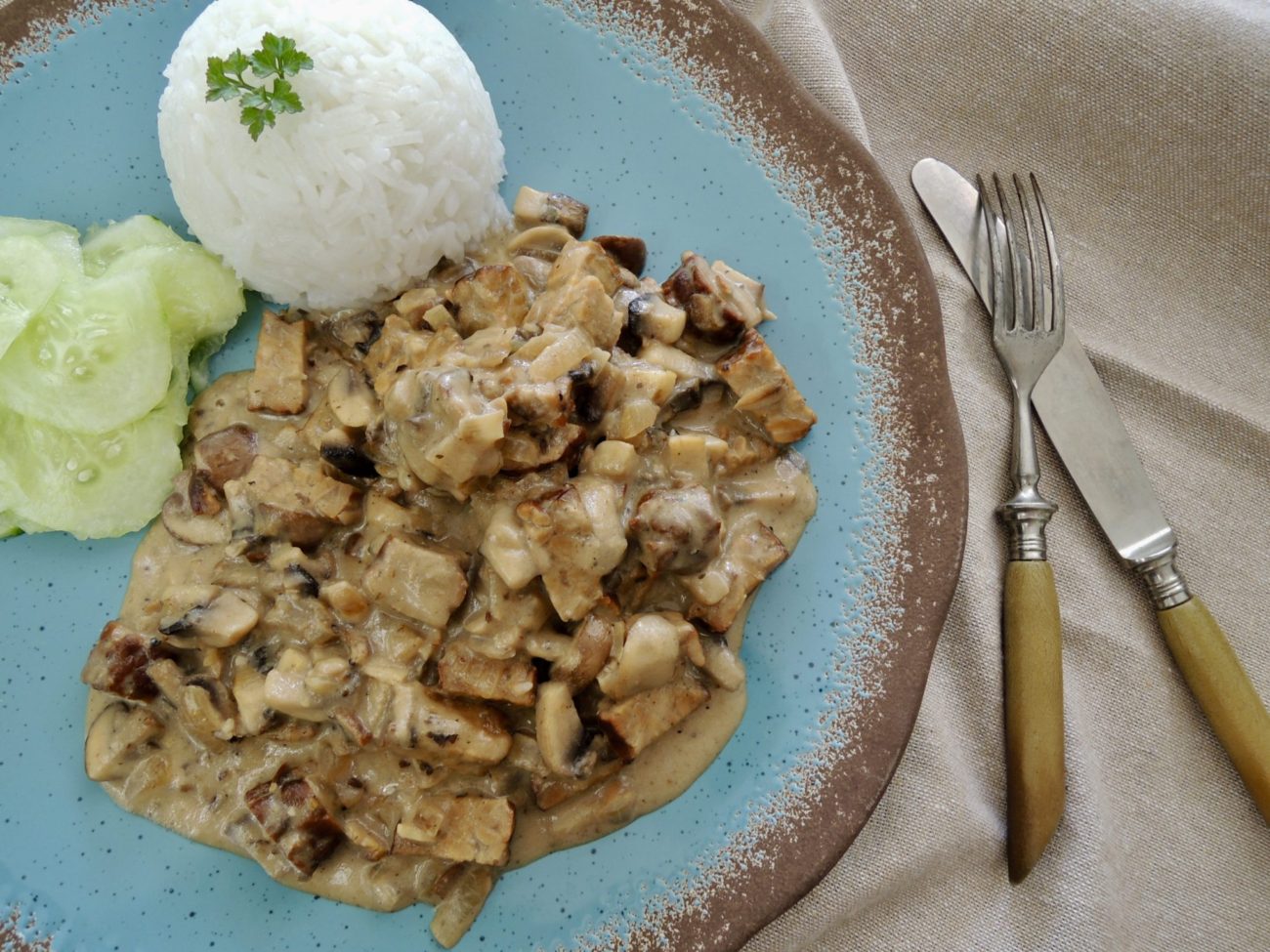 Uzený tempeh na žampiónech