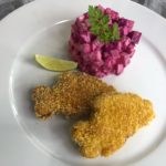 Smažené řízečky z marinovaného tofu se salátem z kořenové zeleniny