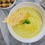 Krémová cuketová polévka s bazalkou