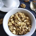 Crumble s ořechy a meruňkami