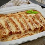 Canneloni plněné vepřovým masem s rajčatovou a bešamelovou omáčkou