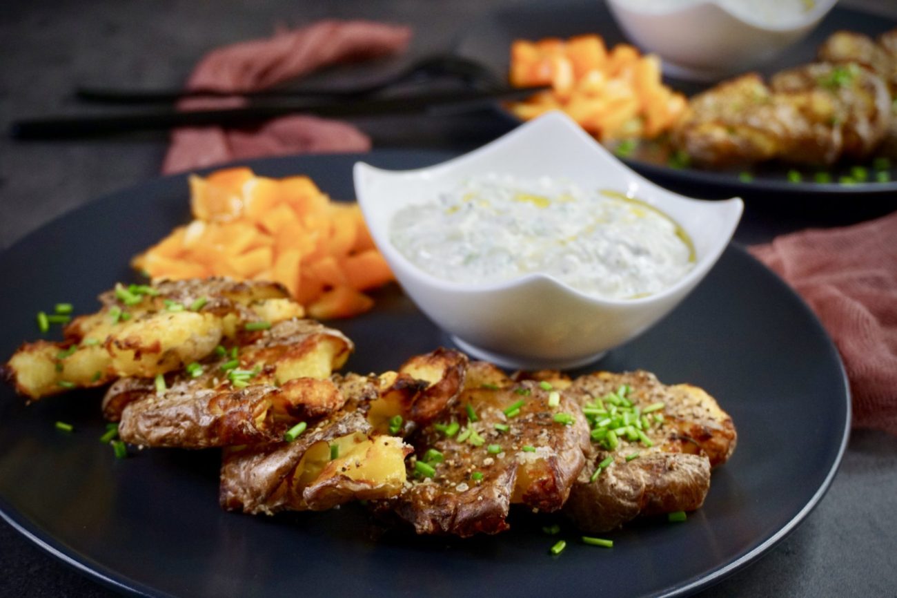 Práskačky – křupavé brambory s tzatziki omáčkou