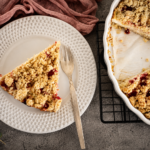 Crumble koláč s tvarohem a rebarborou