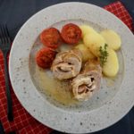 Roláda z vepřové panenky plněná sýrovou náplní