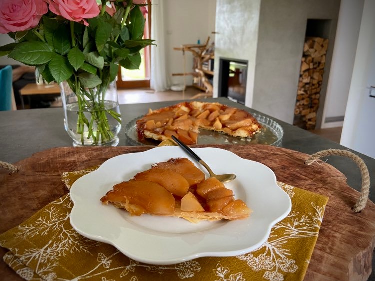 Tarte Tatin – obrácený koláč z listového těsta