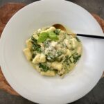 Gnocchi s kuřecím masem a špenátem