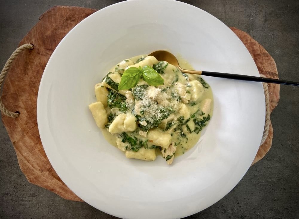 Gnocchi s kuřecím masem a špenátem