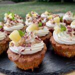 Mrkvové cupcaky s ananasem a vlašskými ořechy